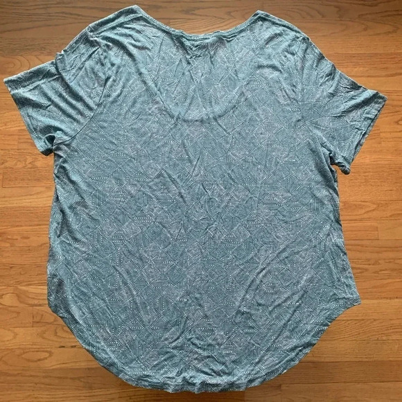 Old Navy Short Sleeve Patterned Top - Picture 2 of 5